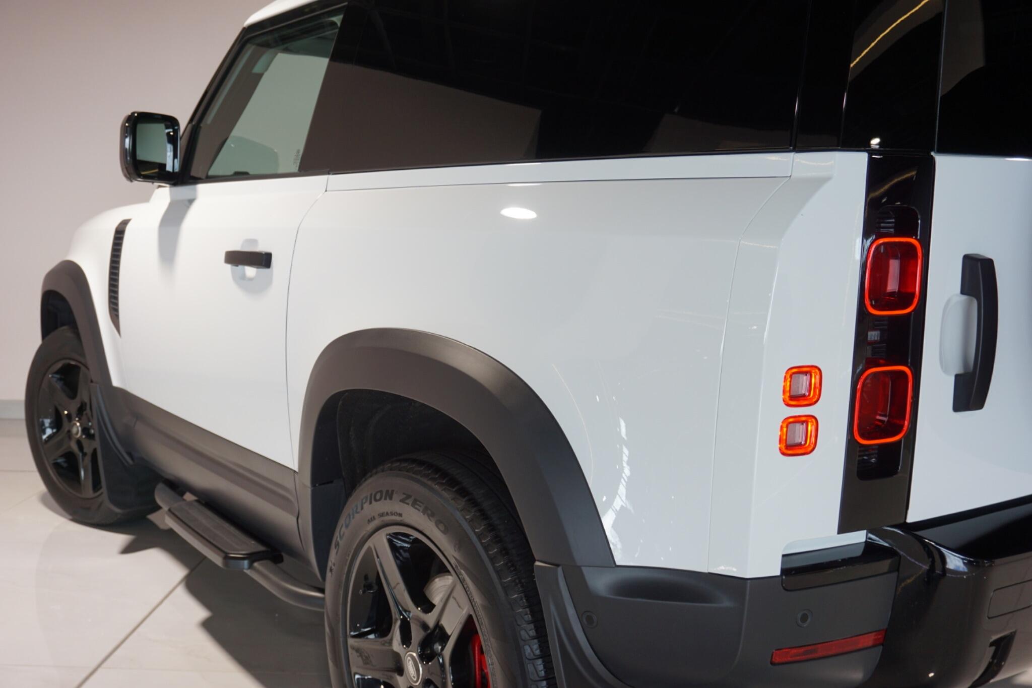 Land Rover Defender 90 3.0 D250 MHEV Hard Top SUV 3dr Diesel Auto 4WD SWB Euro 6 (s/s) (250 ps)